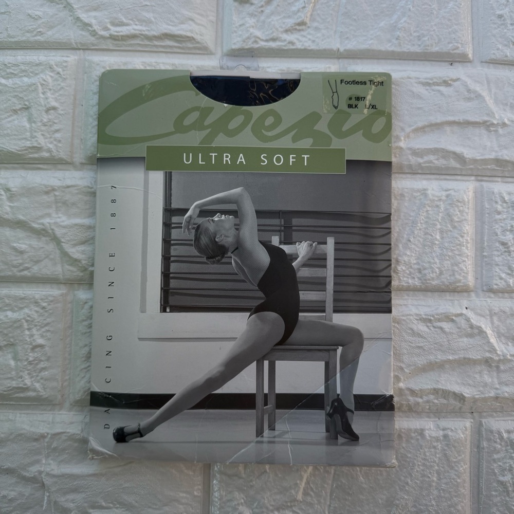 Capezio Footed Tight black L/XL  #1817